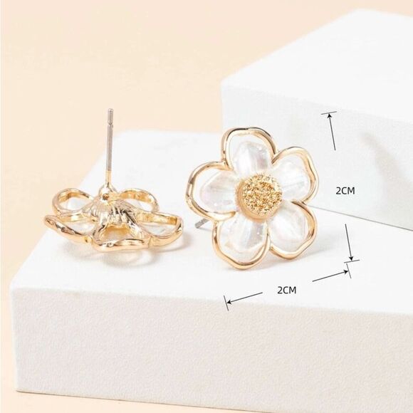 Flower Stud Earrings - Picture 4 of 7